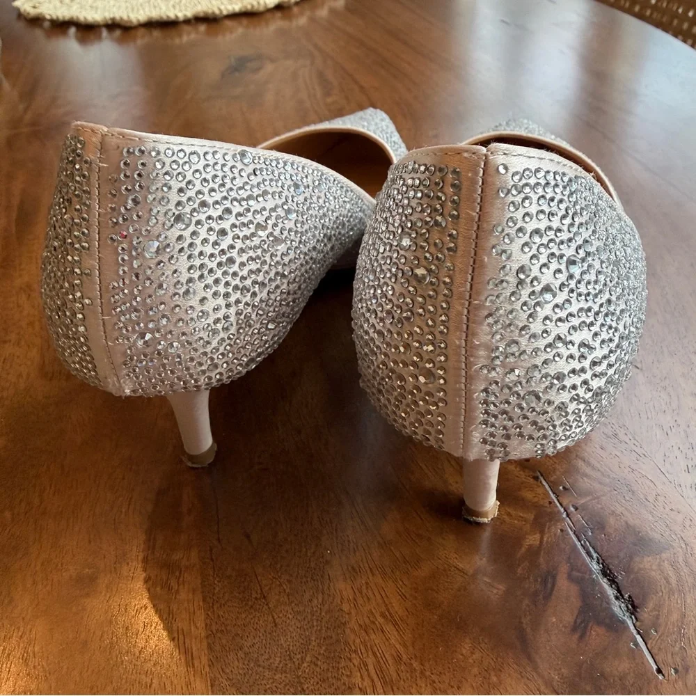 Badgley Mischka Frenchie Pointed Toe Kitten Heel - Picture 8 of 14